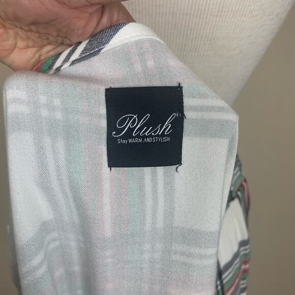 Plush Plaid Pajama Set White and Red Size Small - Picture 9 of 11